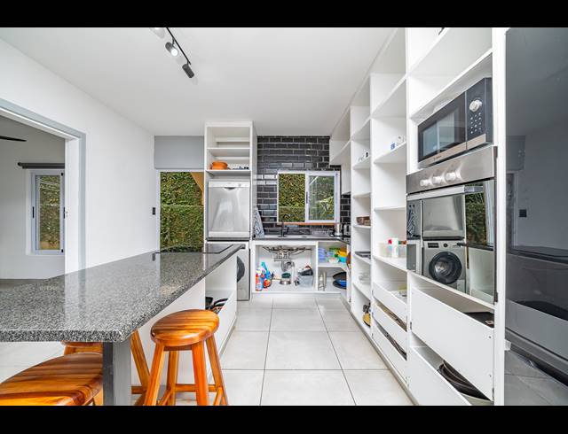 3 BEDROOM APARTMENT FOR SALE IN SHAKAS ROCK